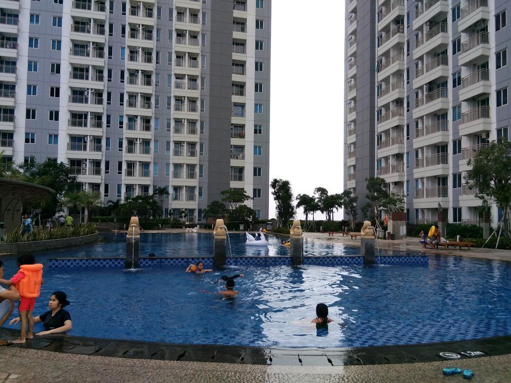 Cosmy Orchard Apartment Surabaya Kültér fotó